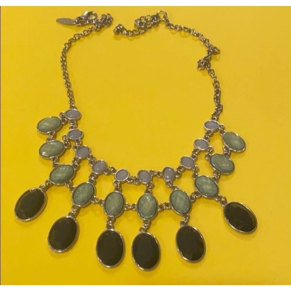 NY&CO necklace